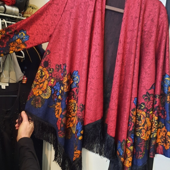 Plus size cape jacket - Picture 5 of 7